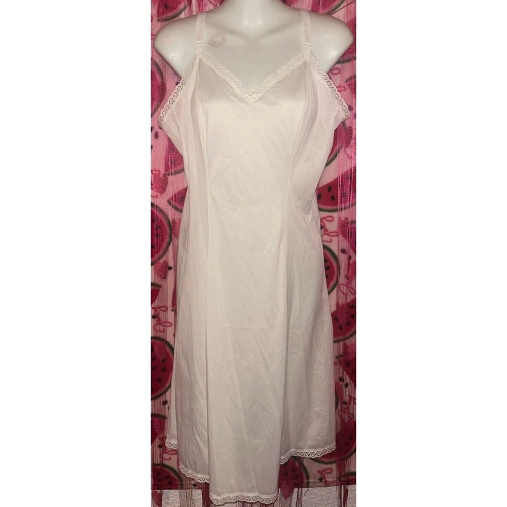 🤍 Vintage Sears Lace-Trimmed Chemise- Tall Length